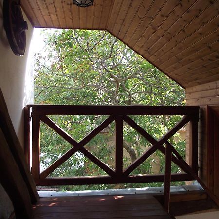 Egkoris Vendeghaz Hotel Bakonyszucs Phòng bức ảnh
